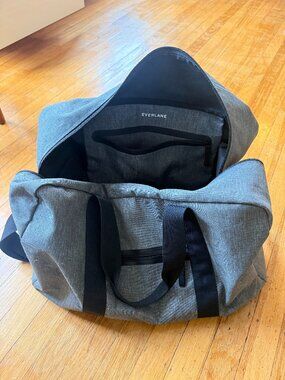 Everlane Dark Gray Travel Weekender Duffel Bag